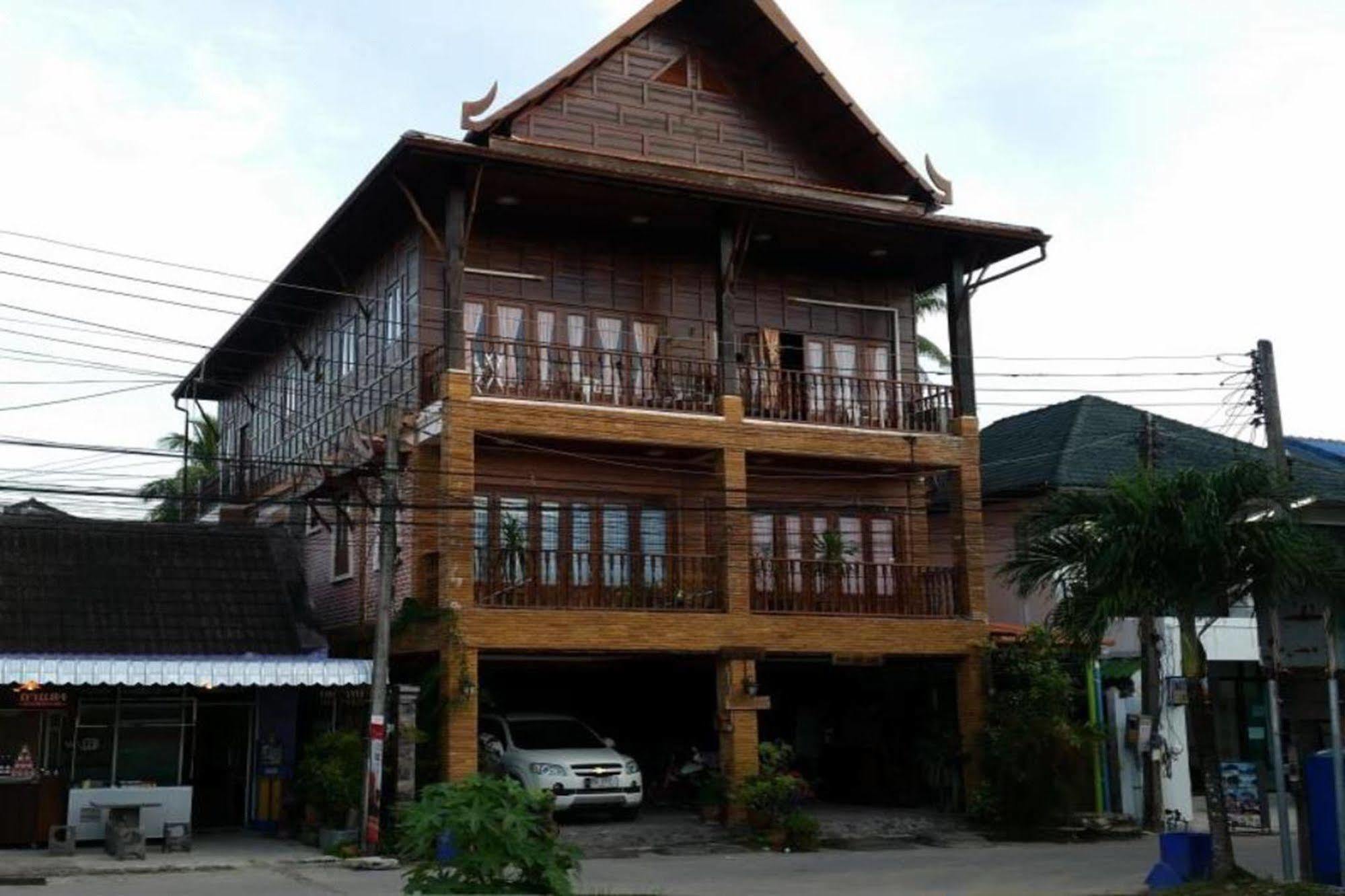 Hotel Beau And Blonde House Kamala Esterno foto