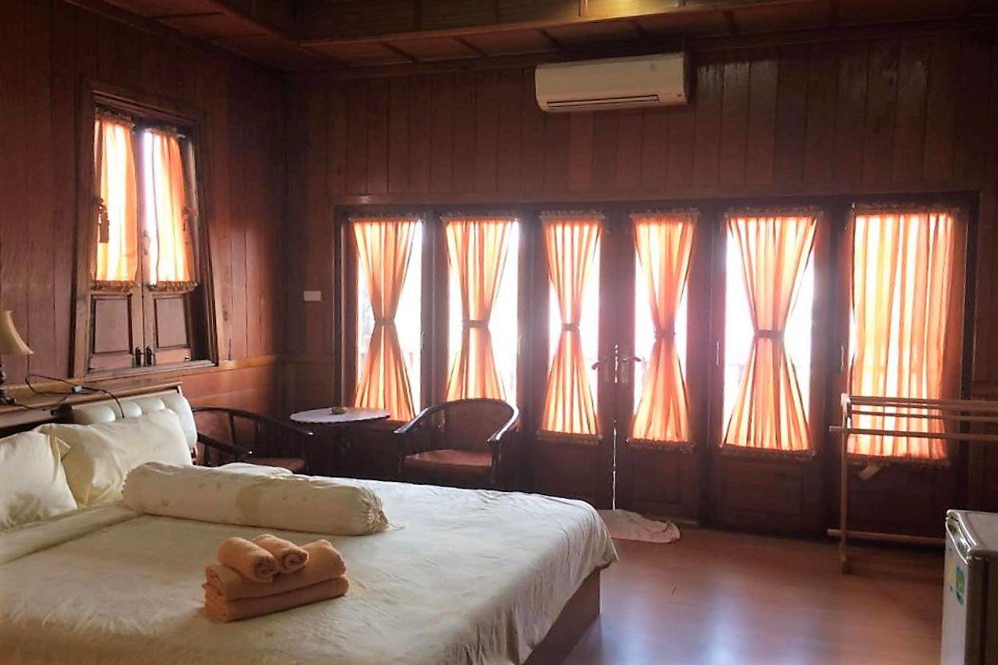 Hotel Beau And Blonde House Kamala Esterno foto
